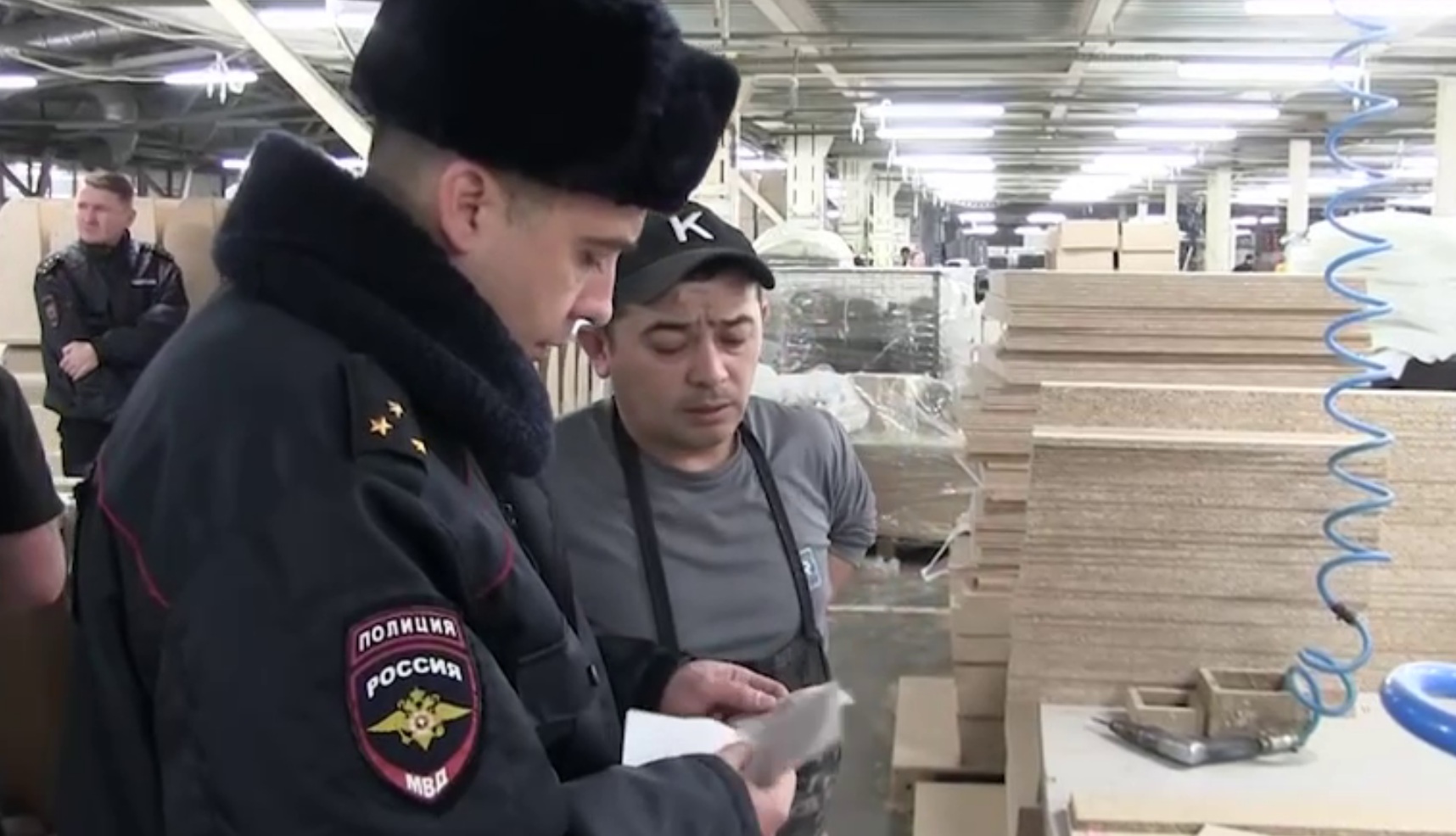 Из Саратовской области выгонят 79 нелегалов Из Саратовской области выгонят 79 нелегалов